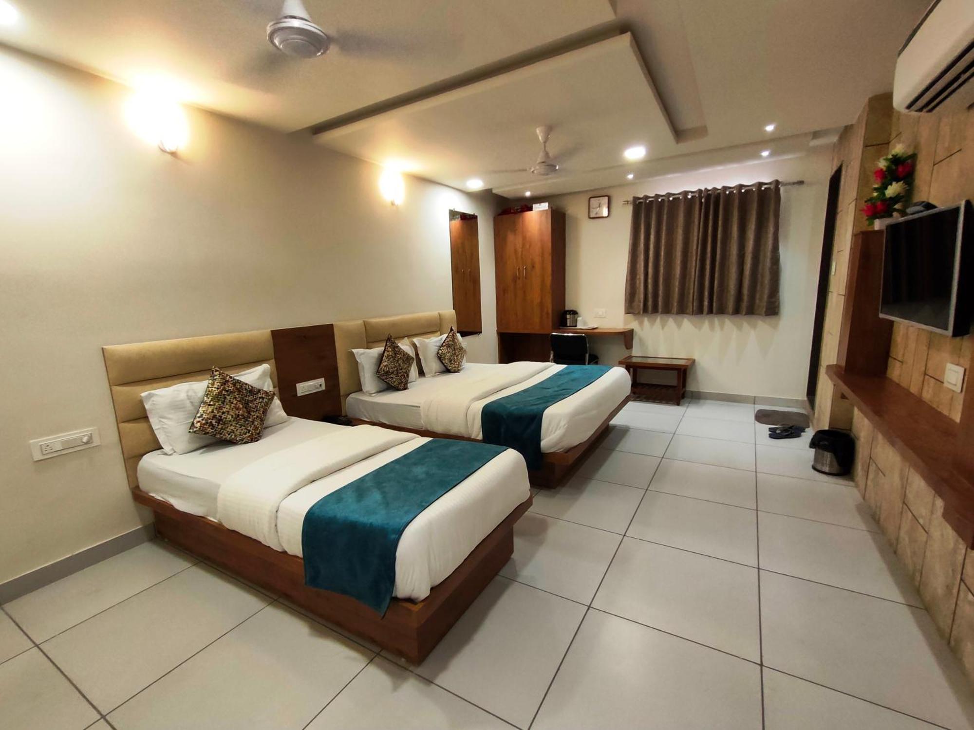 Hotel Kinara Ahmedabad Eksteriør bilde